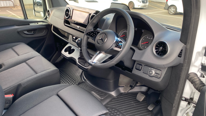 Mercedes-Benz Sprinter 315Cdi L3 Diesel Rwd 3.5t H2 Select Van - Image 3